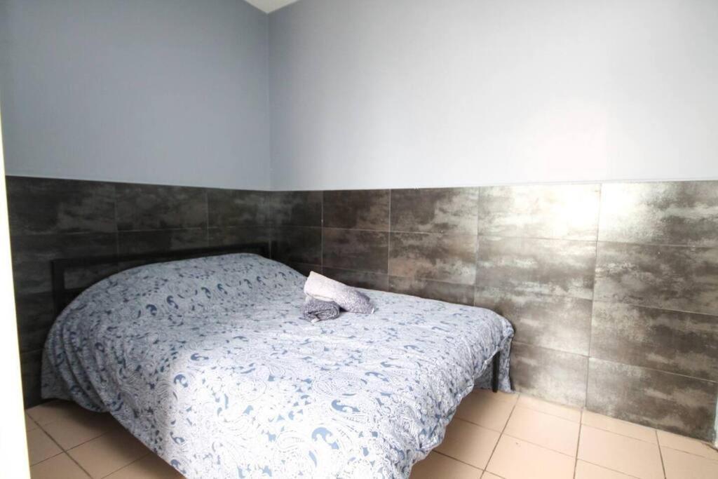 01 - Chambre Avec Lit Double Ideal Jo 2024 Сен-Дени Экстерьер фото