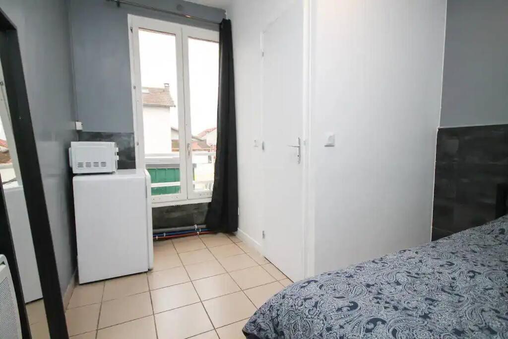 01 - Chambre Avec Lit Double Ideal Jo 2024 Сен-Дени Экстерьер фото